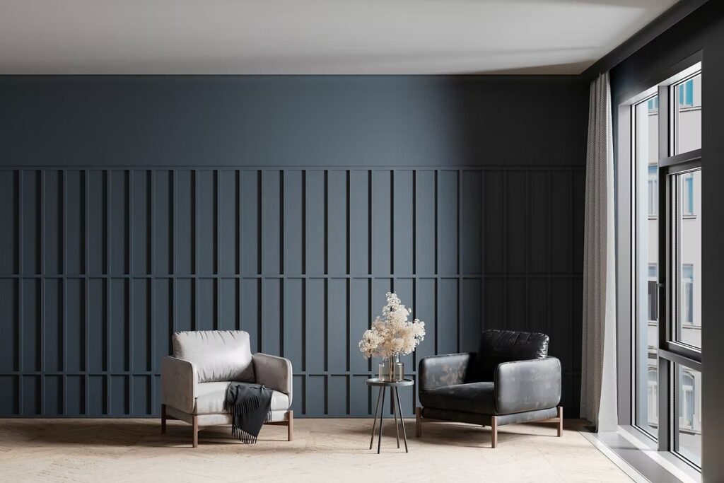 Salon gris anthracite habillé de moulures verticales Orac