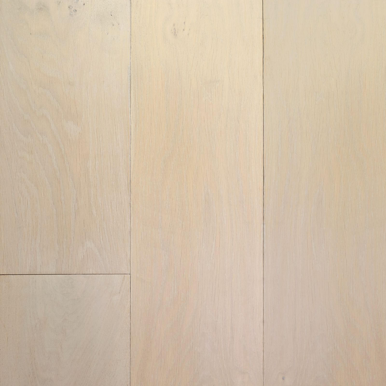 Parquet Naofloor chêne massif huilé Earl Grey dans un mas provençal