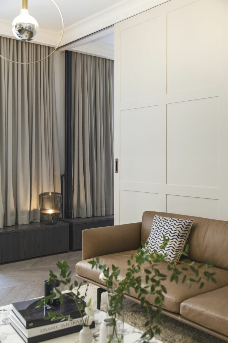 Plinthe Orac SX163 Square – ambiance 1