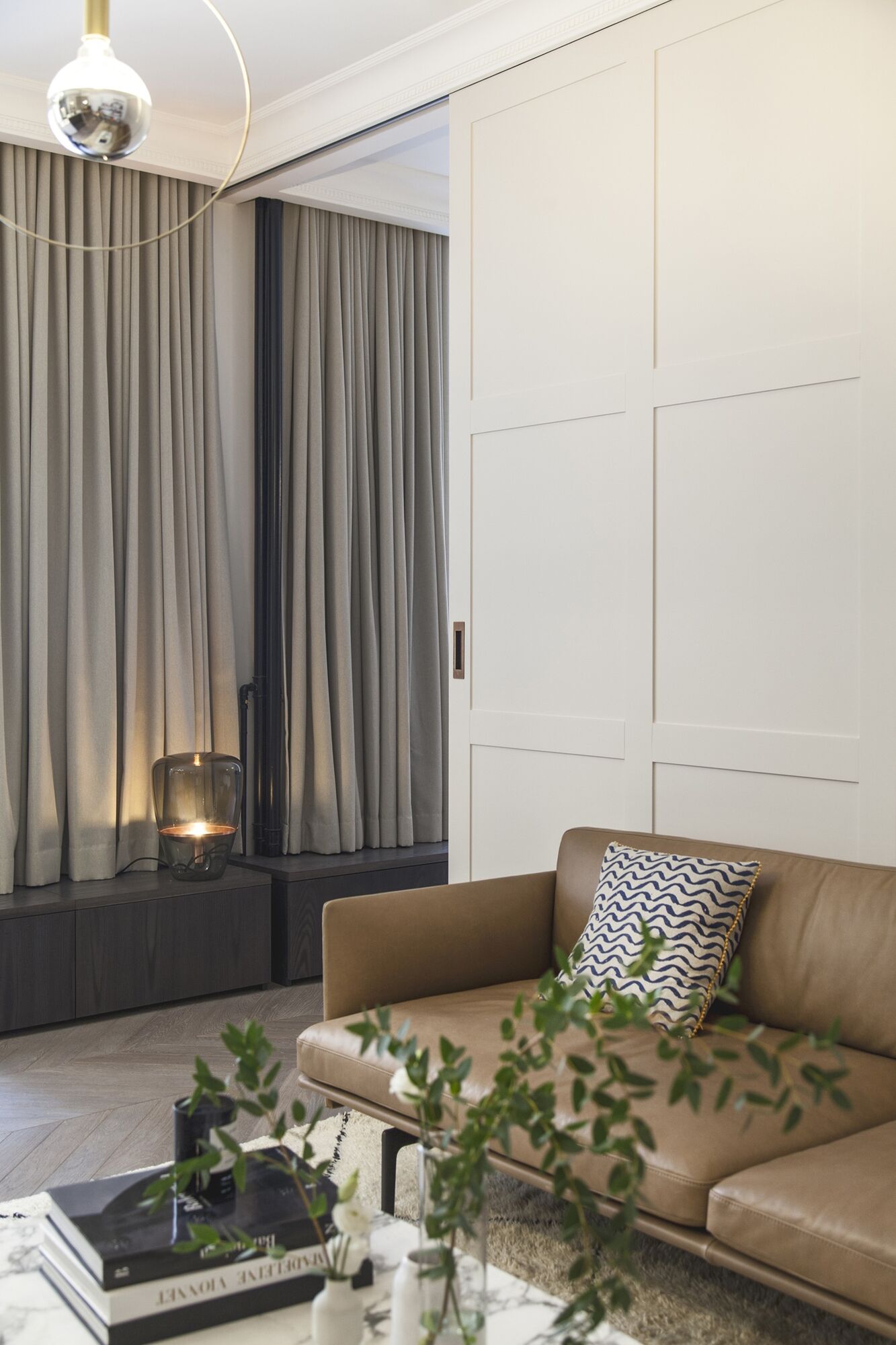 Plinthe Orac SX163 Square – ambiance 1