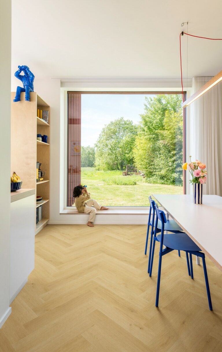 Quick-Step Impressive Design Chêne muscade – ambiance 1