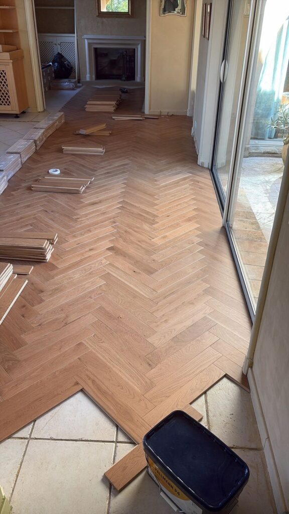 Parquet bâton rompu Design Parquet Village vernis mat à Mouans-Sartoux