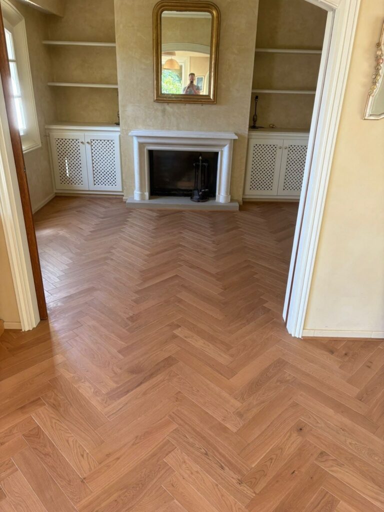 Parquet bâton rompu Design Parquet Village vernis mat à Mouans-Sartoux