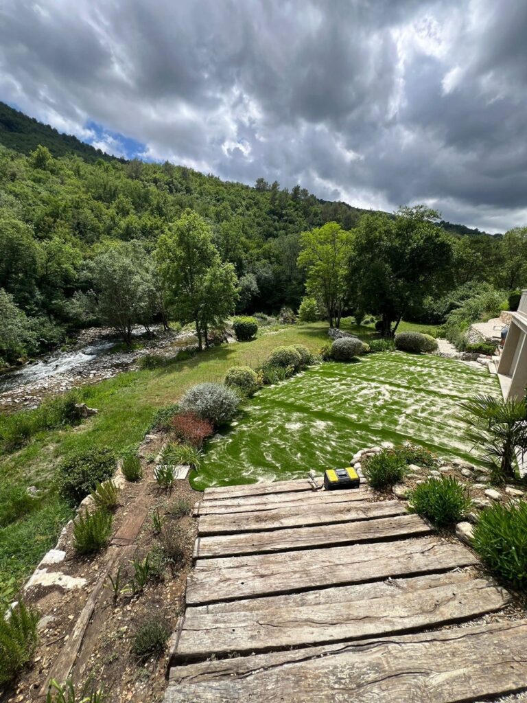 Gazon synthétique Lully fibres 40 mm posé à Tourrettes-sur-Loup
