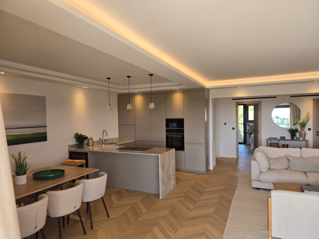 Parquet pointe de Hongrie Design Parquet avenue Albert 1er à Cannes