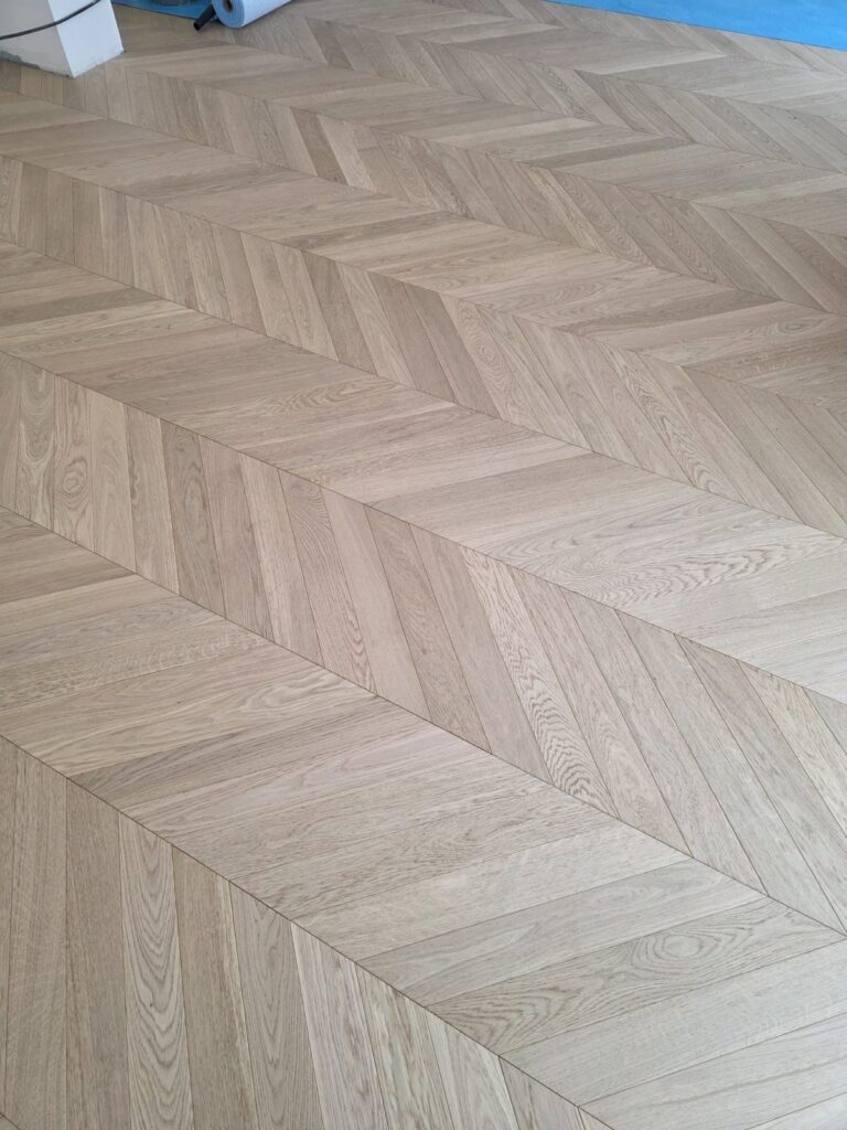 Parquet pointe de Hongrie Design Parquet sur la Croisette à Cannes