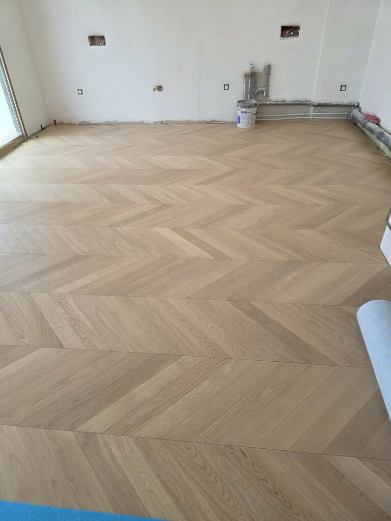 Parquet pointe de Hongrie Design Parquet sur la Croisette à Cannes
