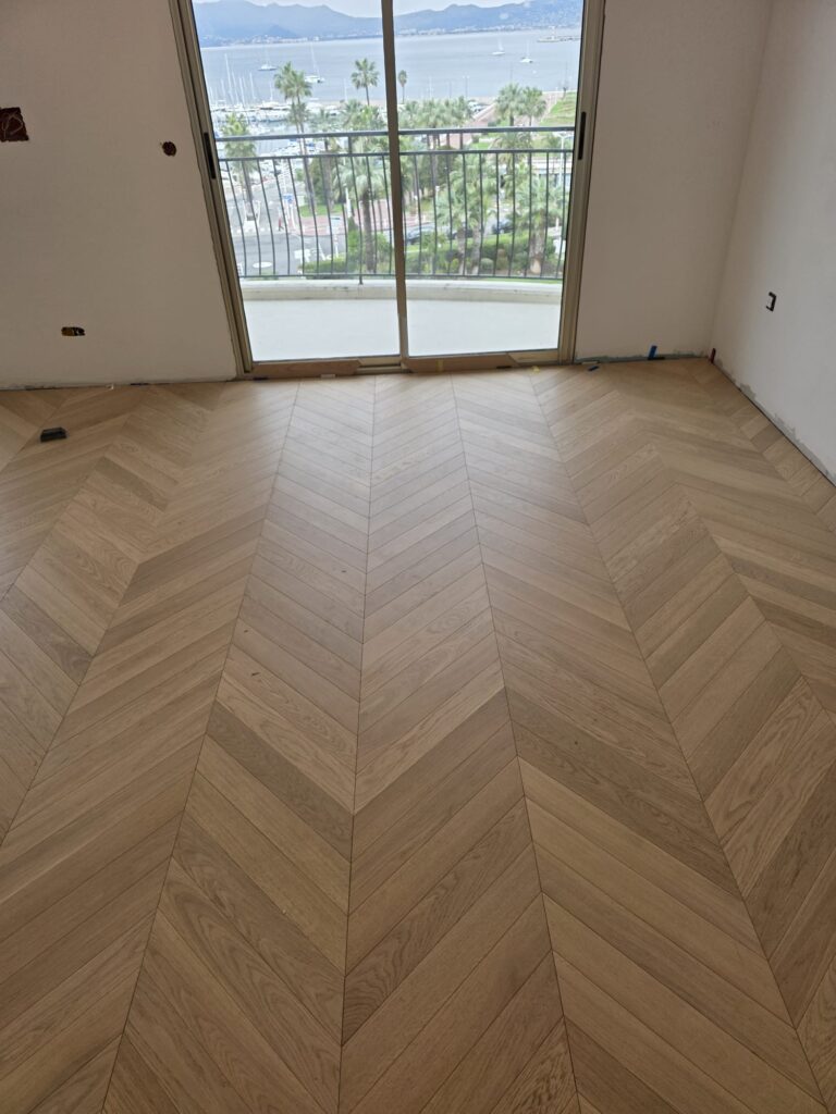 Parquet pointe de Hongrie Design Parquet sur la Croisette à Cannes