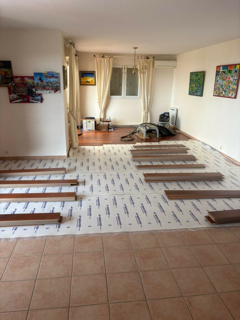 Sol stratifié Quick-Step Eligna Merbau posé à Antibes
