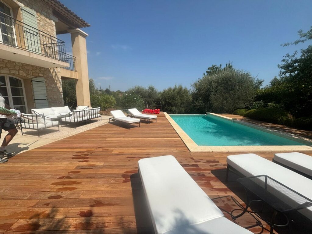 Terrasse en bois exotique cumaru posée à Cagnes-sur-Mer