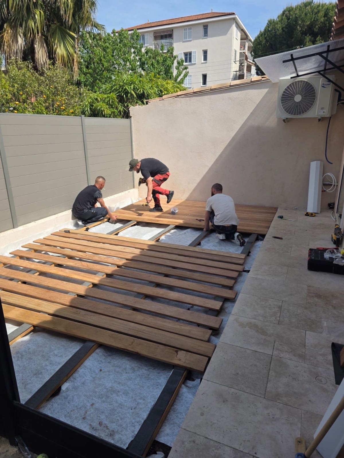 Terrasse en bois exotique cumaru en lames de 3,60 m à Cannes