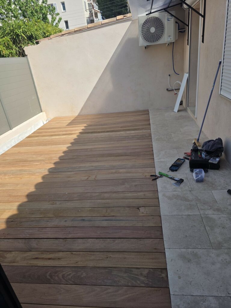 Terrasse en bois exotique cumaru en lames de 3,60 m à Cannes