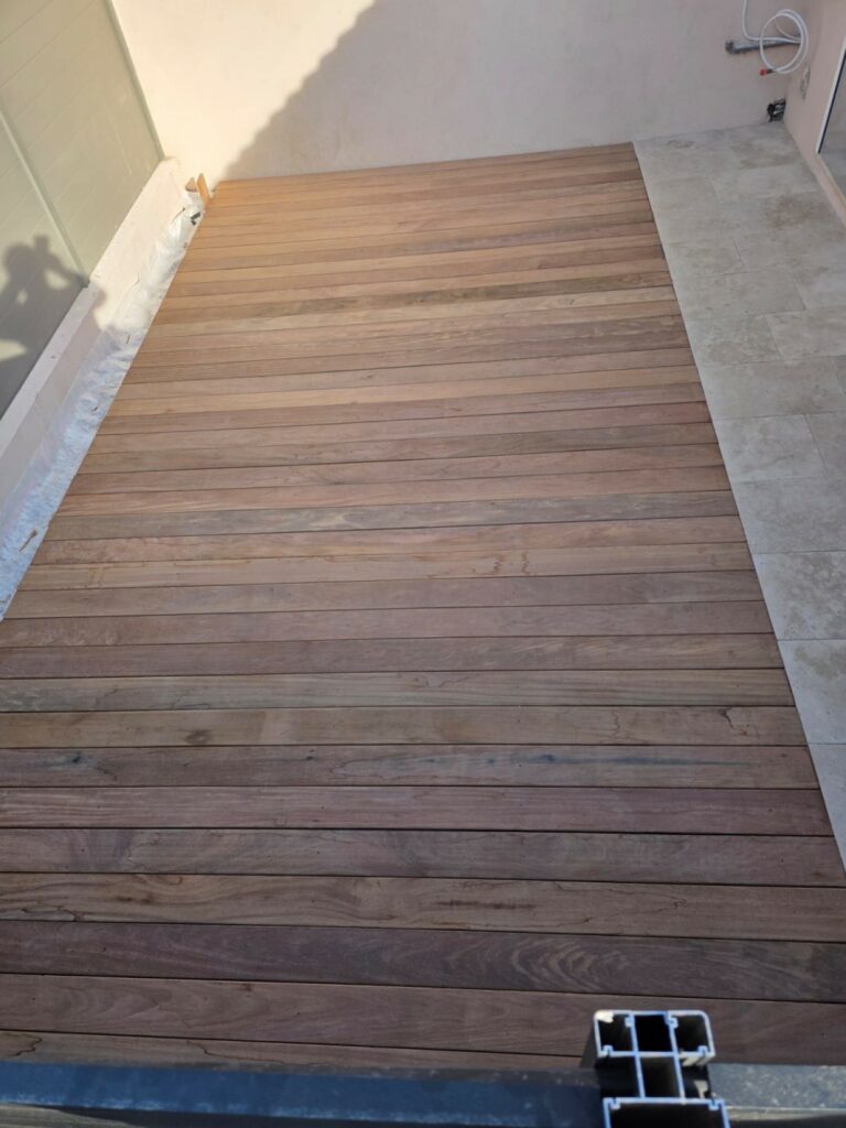 Terrasse en bois exotique cumaru en lames de 3,60 m à Cannes