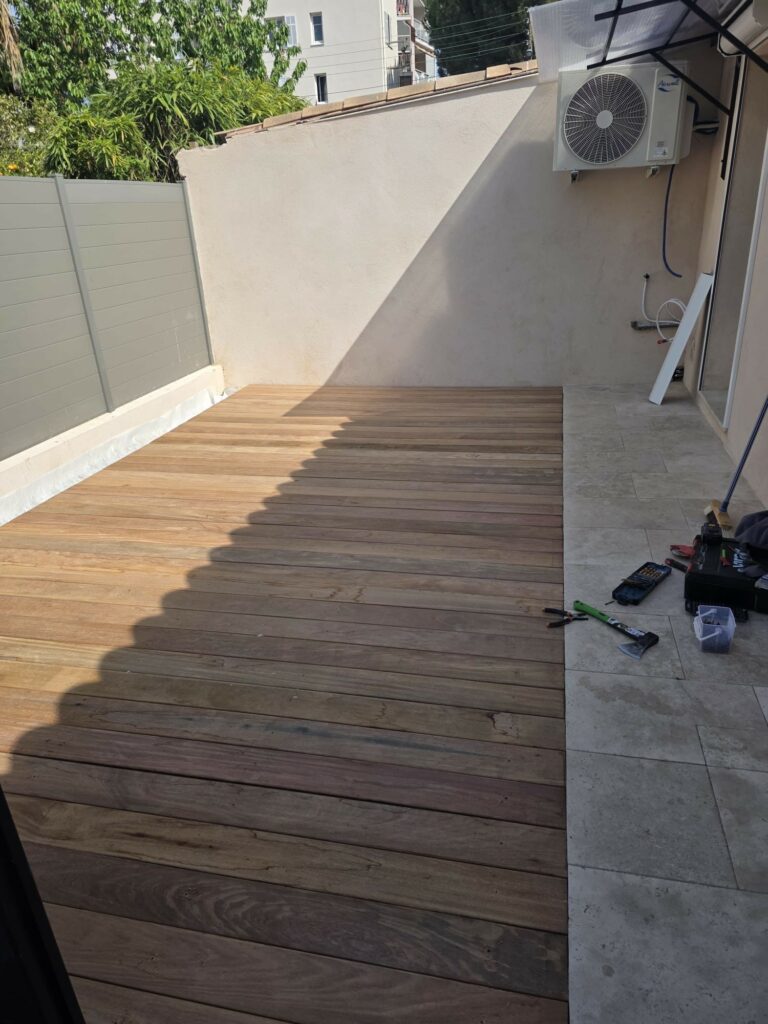 Terrasse en bois exotique cumaru en lames de 3,60 m à Cannes